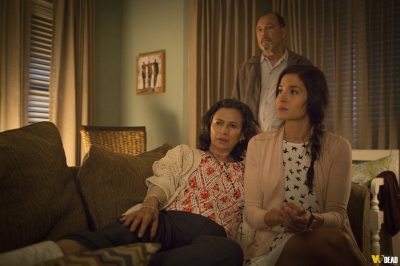 Click to view full size image
==============
fear-the-walking-dead-s01e03-the-dog-019.jpg fear-the-walking-dead-s01e03-the-dog-019.jpg