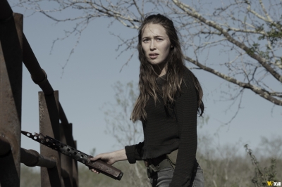 fear-the-walking-dead-s04e09-people-like-us-076.jpg
