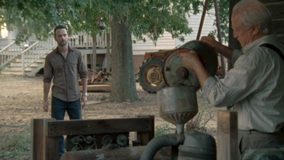 Click to view full size image
==============
twd2x05_0505.jpg twd2x05_0505.jpg
