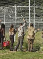 the-walking-dead-s03e07-when-the-dead-come-knocking-001.jpg