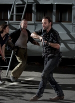the-walking-dead-s03e09-suicide-king-029.jpg