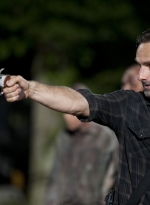 the-walking-dead-s03e09-suicide-king-034.jpg
