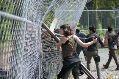 S04E02 - Infected
