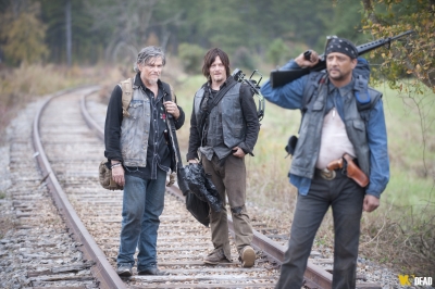 S04E15 - Us
