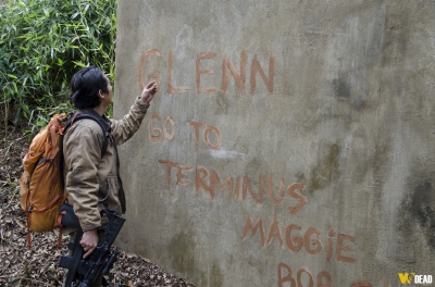 S04E15 - Us
