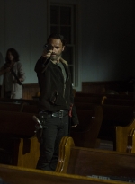 the-walking-dead-s05e03-four-walls-and-a-roof-010.jpg