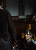 the-walking-dead-s05e03-four-walls-and-a-roof-011.jpg