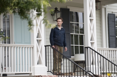 S06E05 - Now

