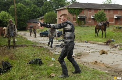 S07E02 - The Well
