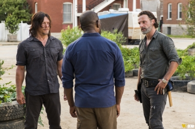 S07E09 - Rock in the Road
