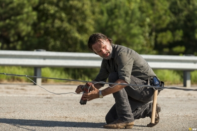 S07E09 - Rock in the Road
