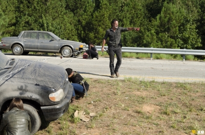 S07E09 - Rock in the Road
