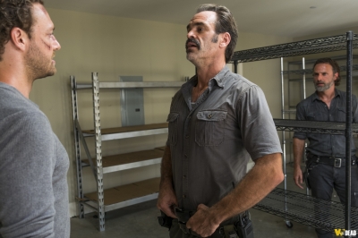 S07E09 - Rock in the Road
