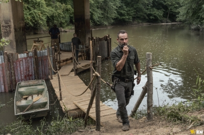 S09E02 - The Bridge
