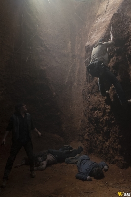 S09E04 - The Obliged
