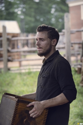 S09E08 - Evolution

