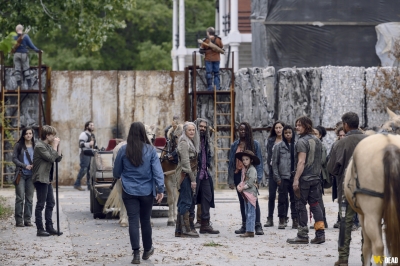 S09E15 - The Calm Before
