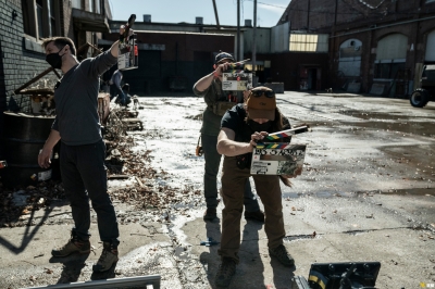 tales-of-the-walking-dead-s01e01-evie-joe-bastidores-009.jpg