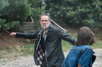 the-walking-dead-dead-city-s01e01-old-acquaintances-019.jpg