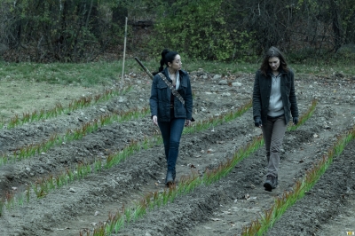Click to view full size image
==============
the-walking-dead-dead-city-s03e04-found-lost-024.jpg the-walking-dead-dead-city-s03e04-found-lost-024.jpg