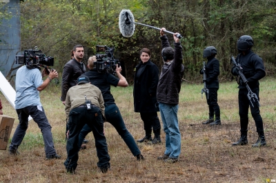 twd-world-beyond-s01e01-brave-bastidores-005.jpg