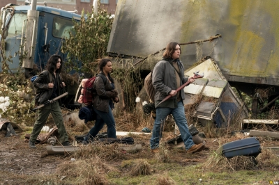 twd-world-beyond-s01e01-brave-036.jpg