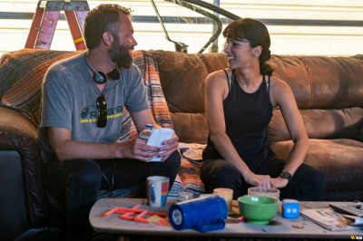 twd-world-beyond-s01e02-the-blaze-of-gory-bastidores-007.jpg