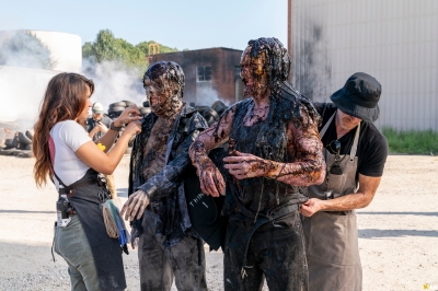twd-world-beyond-s01e03-the-tyger-and-the-lamb-bastidores-002.jpg