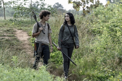 the-walking-dead-world-beyond-s02e10-the-last-light-029.JPG