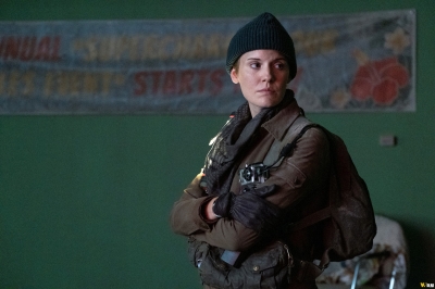 Click to view full size image
==============
fear-the-walking-dead-s06e03-alaska-020.jpg fear-the-walking-dead-s06e03-alaska-020.jpg