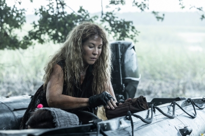Click to view full size image
==============
fear-the-walking-dead-s08e02-blue-jay-020.jpg fear-the-walking-dead-s08e02-blue-jay-020.jpg