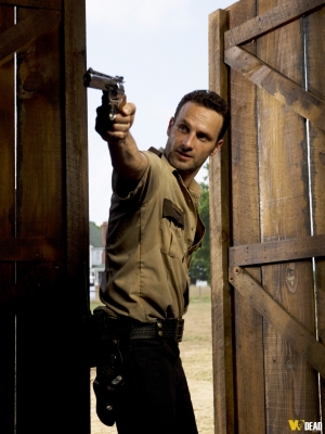 Click to view full size image
==============
The Walking Dead 2ª Temporada
The Walking Dead 2ª Temporada