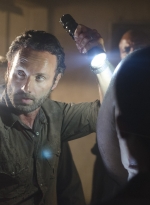 the-walking-dead-s03e02-sick-009.jpg