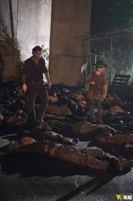 S04E05 - Internment
