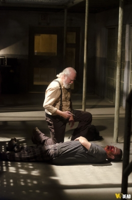 S04E05 - Internment

