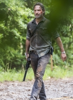 the-walking-dead-s08e06-the-king-the-widow-and-rick-031.jpg