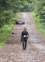the-walking-dead-s08e06-the-king-the-widow-and-rick-036.jpg