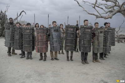 the-walking-dead-s10e01-lines-we-cross-010.jpg