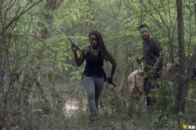 the-walking-dead-s10e01-lines-we-cross-017.jpg