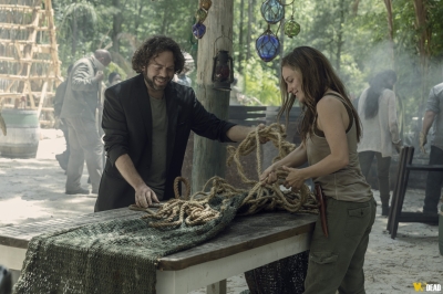 the-walking-dead-s10e01-lines-we-cross-024.jpg