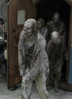 the-walking-dead-s10e01-lines-we-cross-006.jpg