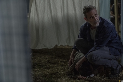 Click to view full size image
==============
the-walking-dead-s10e04-silence-the-whisperers-033.jpg the-walking-dead-s10e04-silence-the-whisperers-033.jpg