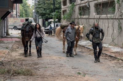 Click to view full size image
==============
the-walking-dead-s10e14-look-at-the-flowers-015.jpg the-walking-dead-s10e14-look-at-the-flowers-015.jpg