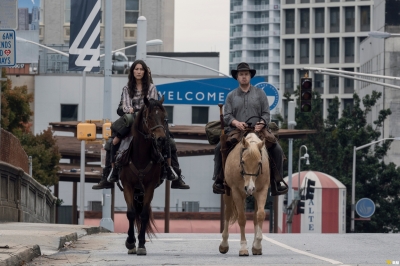 Click to view full size image
==============
the-walking-dead-s10e14-look-at-the-flowers-016.jpg the-walking-dead-s10e14-look-at-the-flowers-016.jpg