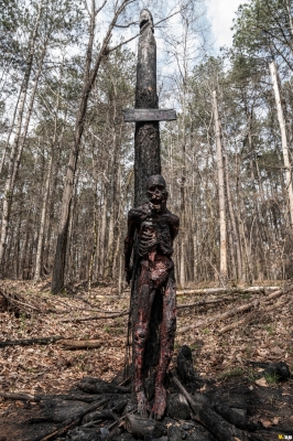 Click to view full size image
==============
the-walking-dead-s11e03-hunted-024.jpg the-walking-dead-s11e03-hunted-024.jpg