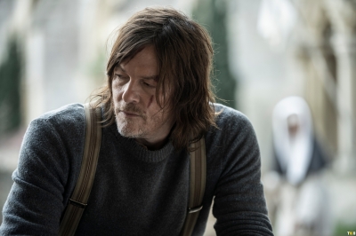 Click to view full size image
==============
the-walking-dead-daryl-dixon-s01e01-lame-perdue-010.jpg the-walking-dead-daryl-dixon-s01e01-lame-perdue-010.jpg