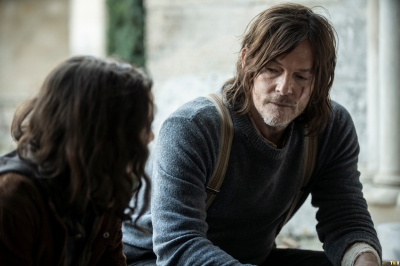 Click to view full size image
==============
the-walking-dead-daryl-dixon-s01e01-lame-perdue-013.jpg the-walking-dead-daryl-dixon-s01e01-lame-perdue-013.jpg
