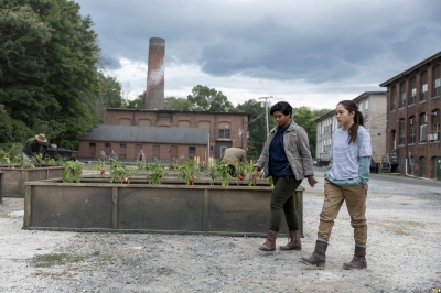 the-walking-dead-dead-city-s01e02-whos-there-023.jpg