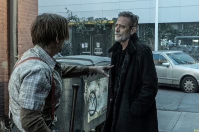 Click to view full size image
==============
the-walking-dead-dead-city-s03e03-emigrants-003.jpg the-walking-dead-dead-city-s03e03-emigrants-003.jpg