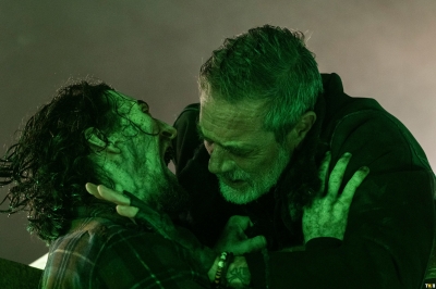 Click to view full size image
==============
the-walking-dead-dead-city-s03e03-emigrants-039.jpg the-walking-dead-dead-city-s03e03-emigrants-039.jpg